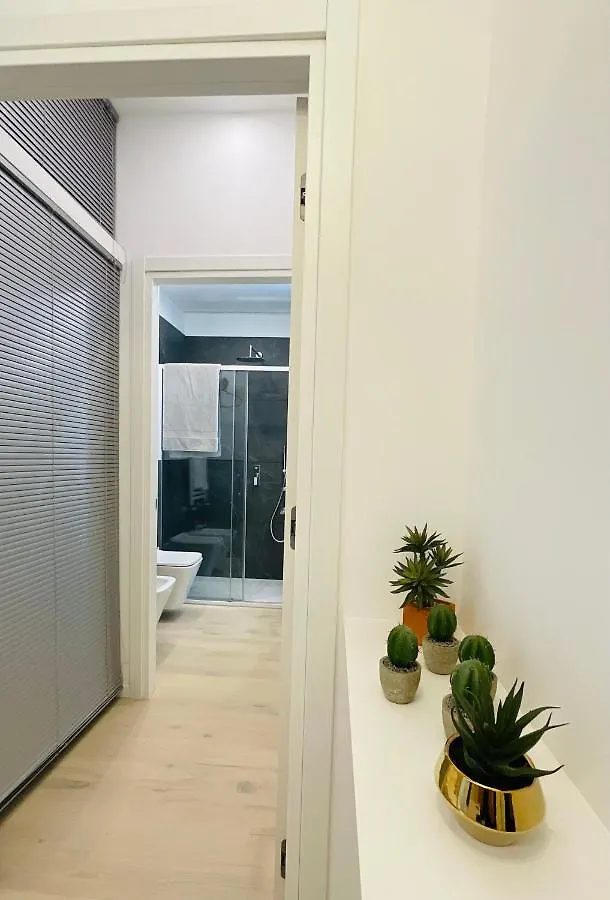 Apartment Suite - Charlize - In The Heart Of מילאנו