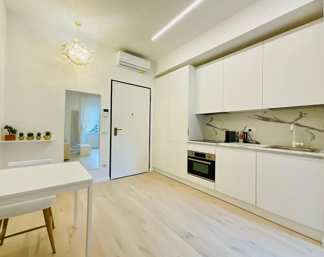 Apartment Suite - Charlize - In The Heart Of Milan