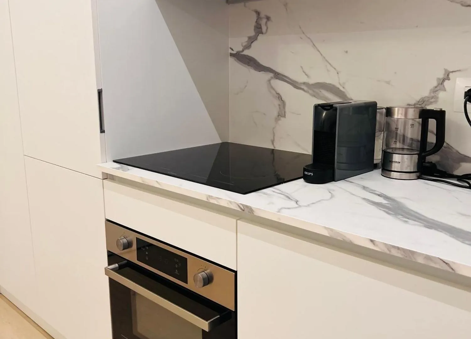 Apartment Suite - Charlize - In The Heart Of Milan